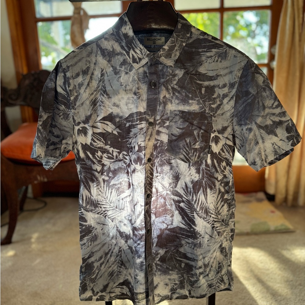 Billabong Tailored Fit Men's Tropical Print Hawaiian Shirt - Dark Navy Blue